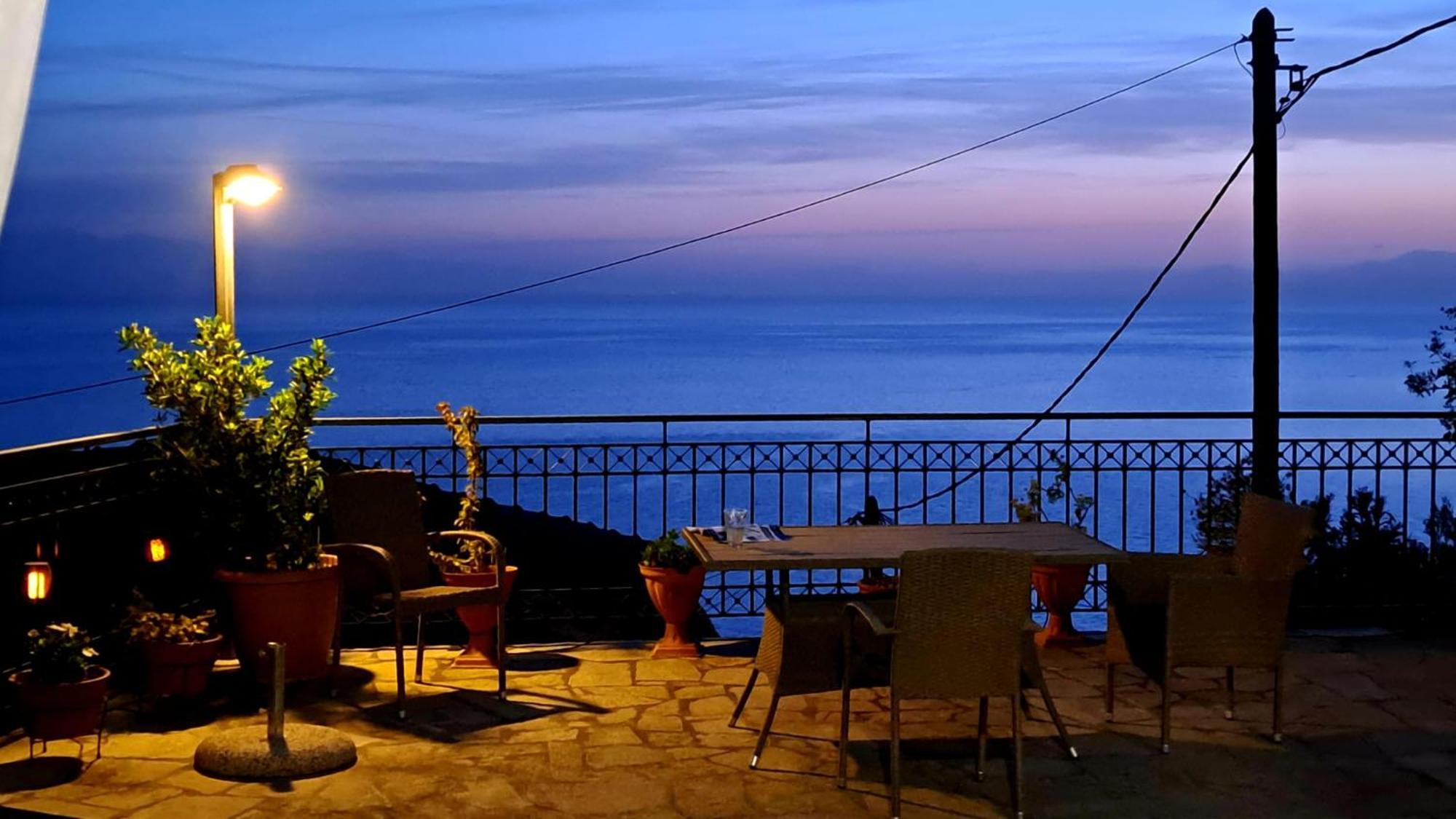 MESONISI με υπέροχη θέα στον Παγασητικό!! Βίλα Άφησσος Εξωτερικό φωτογραφία
