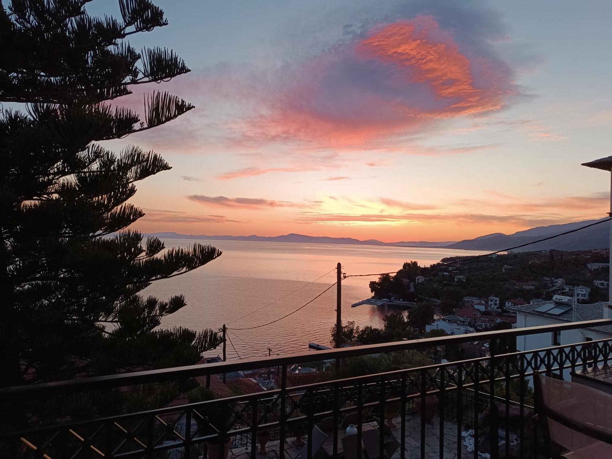 MESONISI με υπέροχη θέα στον Παγασητικό!! Βίλα Άφησσος Εξωτερικό φωτογραφία